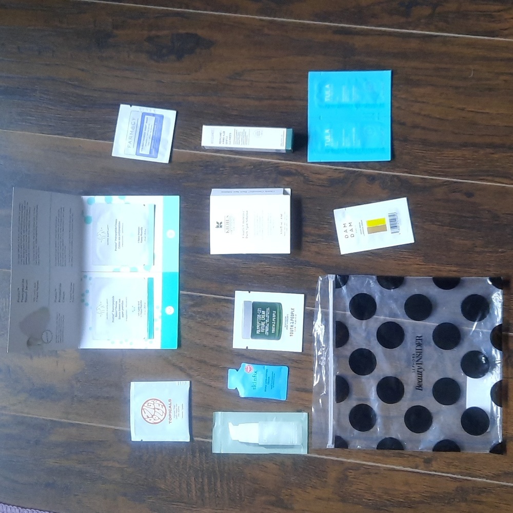 12- Piece Beauty Skincare Sample Deluxe Travel Sample Bundle